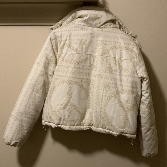 BDG Urban Outfitters NWOT Oversized Puffer Peace Patten Ivory - Picture 4 of 6